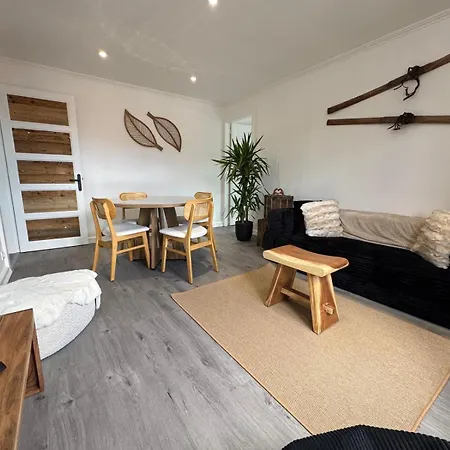 L'antre Deux Lacs Avec Parking Et Garage Apartamento